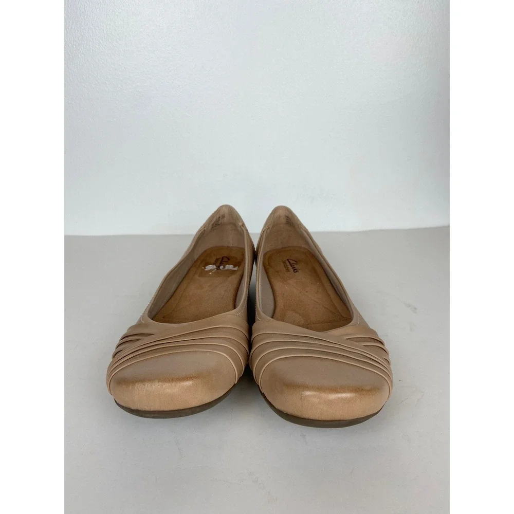 Clarks Bendables Leather Pleated Round Toe Shoes Beige 10 M Comfort Flats Career